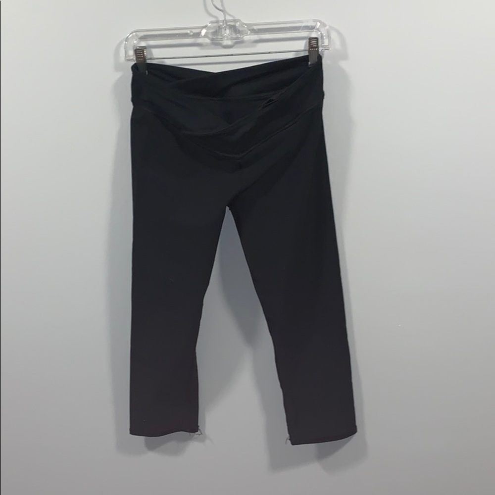 Black cropped leggings